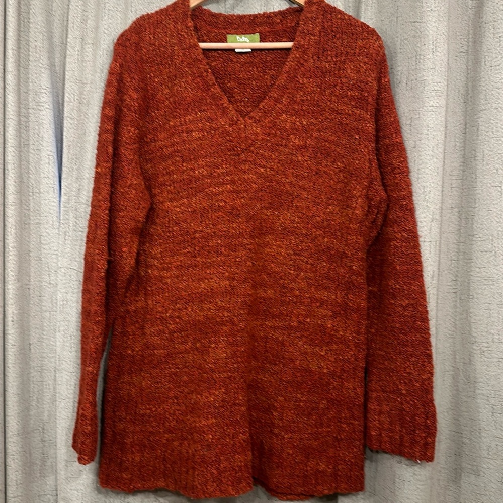 Womens vneck tunic sweater, size XL